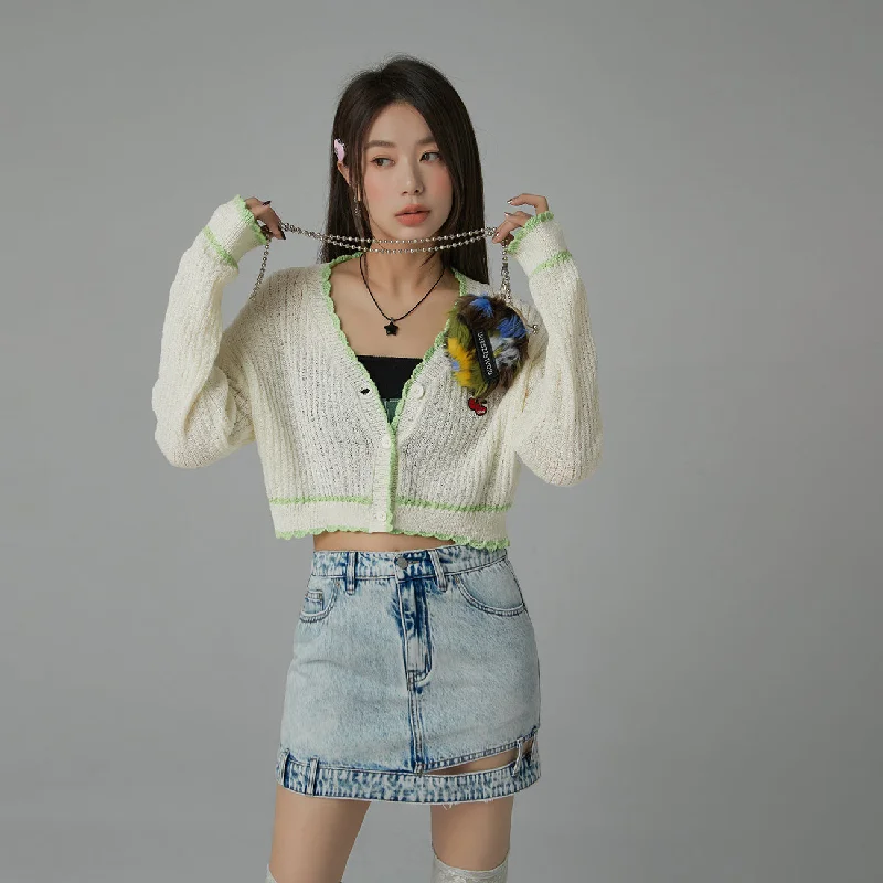 ribbed women cardigan with a classic textureV-Neck Crop Knit Cardigan